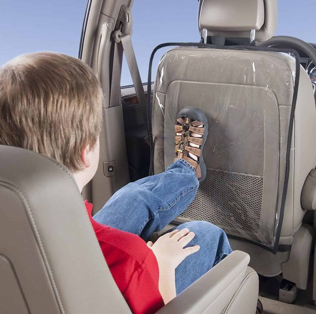 Чехол от детских ног на кресло в авто