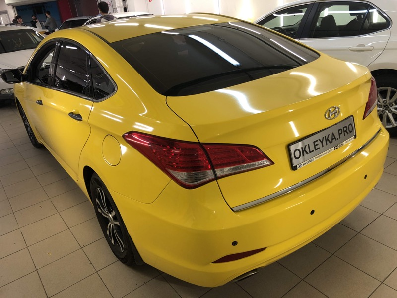 Обклейка автомобиля Hyundai i40 в желтый цвет для 