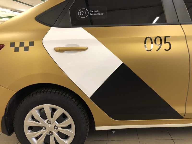 Авто под Яндекс такси оклейка